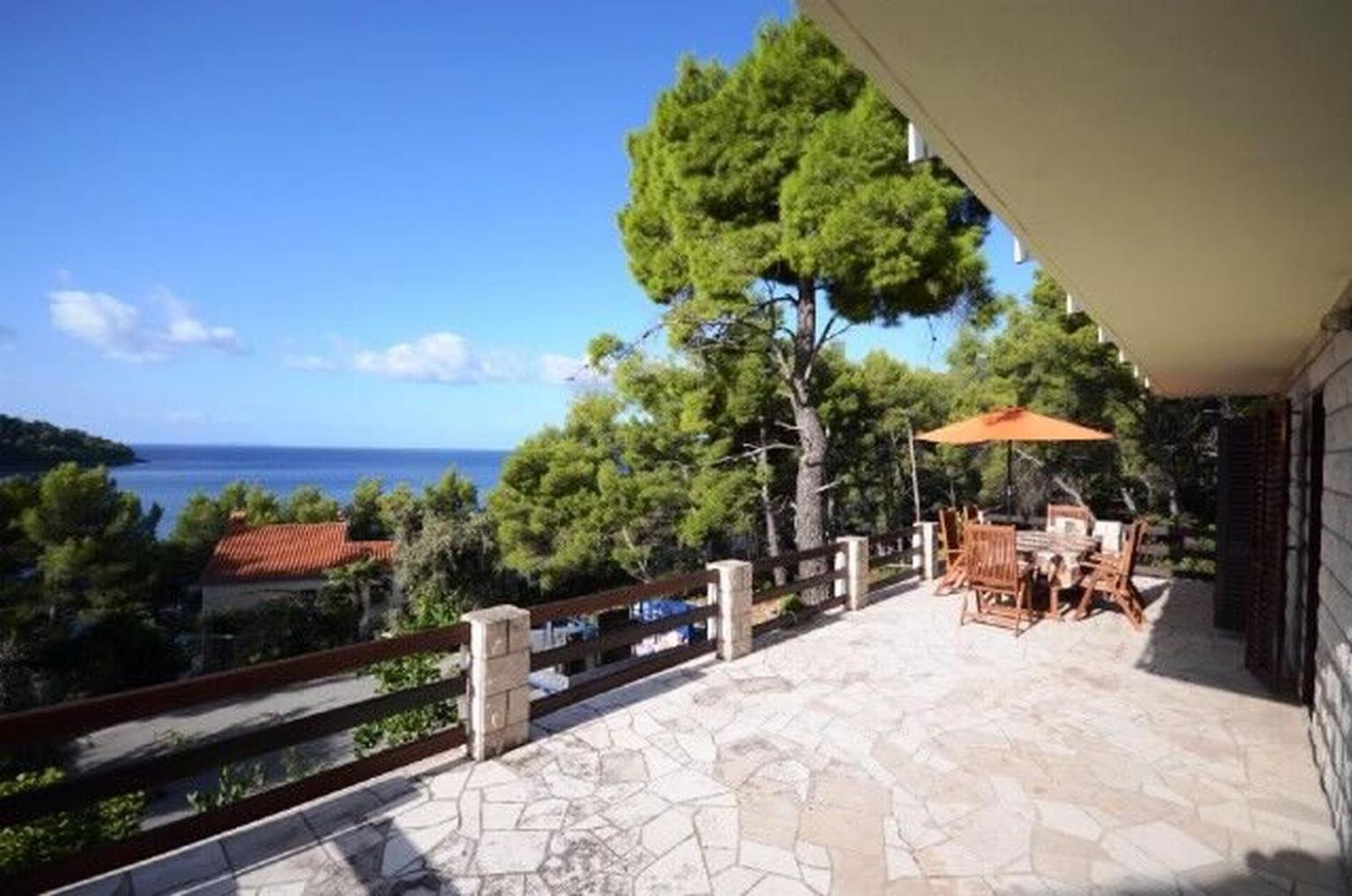 Apartments Marjan Brna Exterior photo